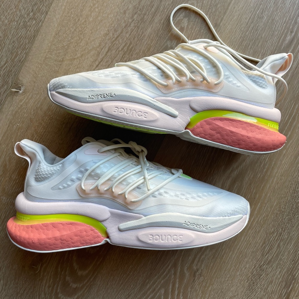 Adidas Alphaboost V1.